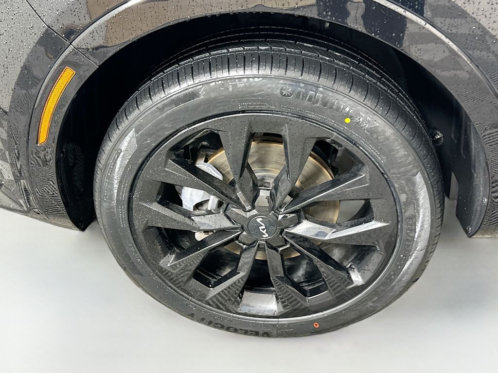 Thumbnail: 2023 Kia Sorento - 32