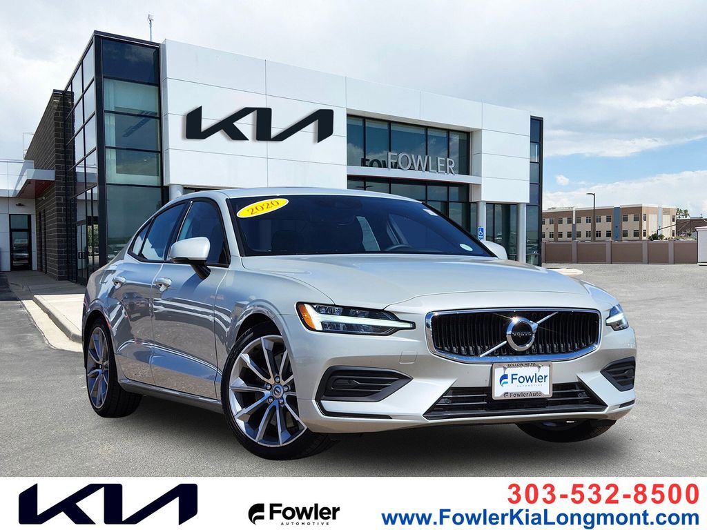 2020 Volvo S60 T6 Momentum AWD