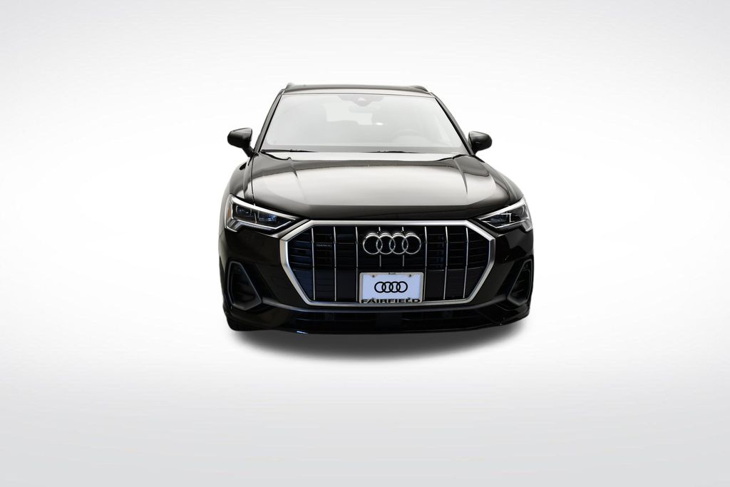 Thumbnail: 2023 Audi Q3 - 11