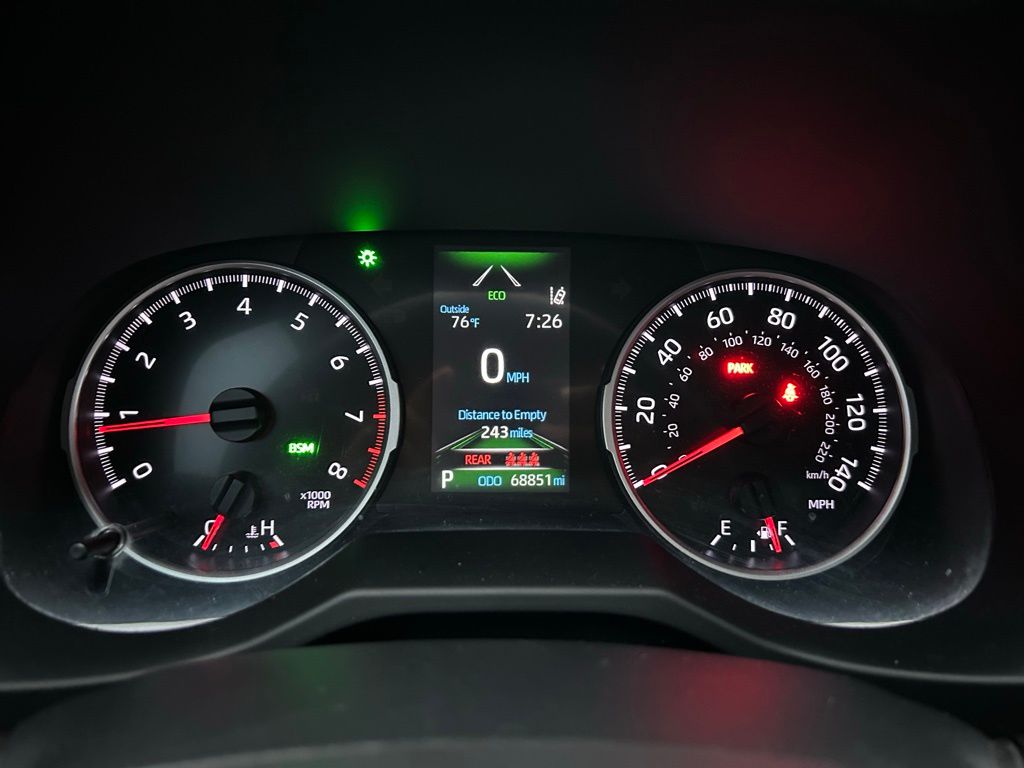 Thumbnail: 2022 Toyota RAV4 - 21