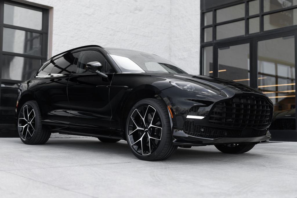 2026 Aston Martin DBX 4.0 V8 707 AWD's photo