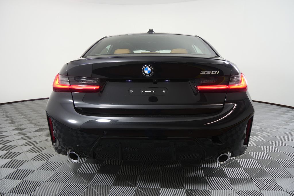 Thumbnail: 2026 BMW 3 Series - 4