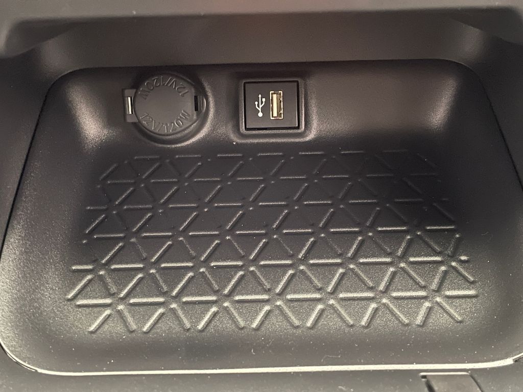 Thumbnail: 2025 Toyota RAV4 - 26