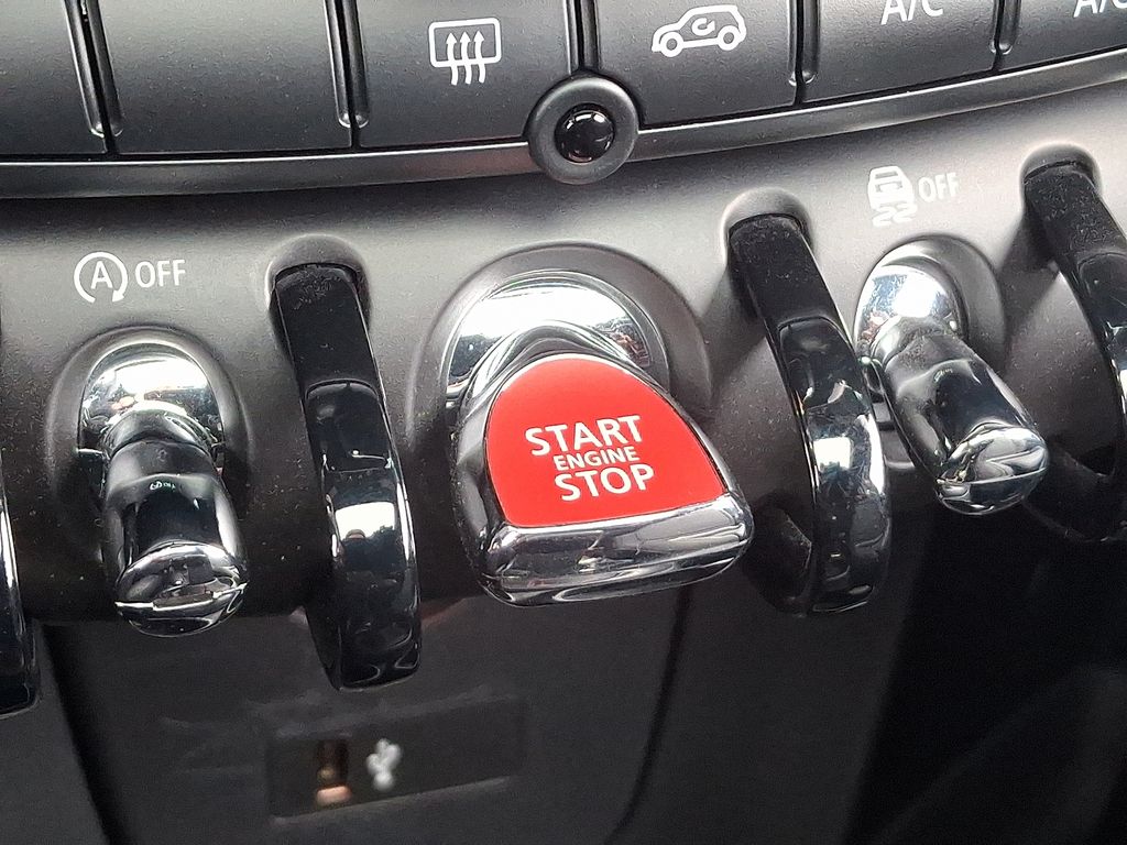 Thumbnail: 2020 MINI Cooper - 24