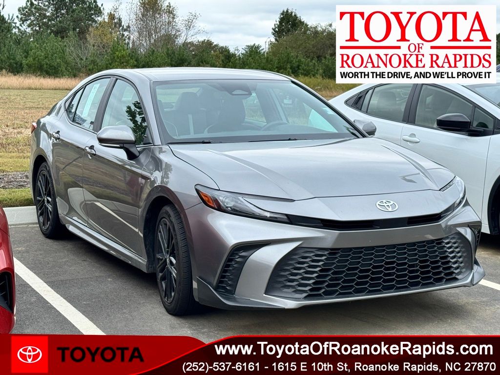 2025 Toyota Camry SE FWD