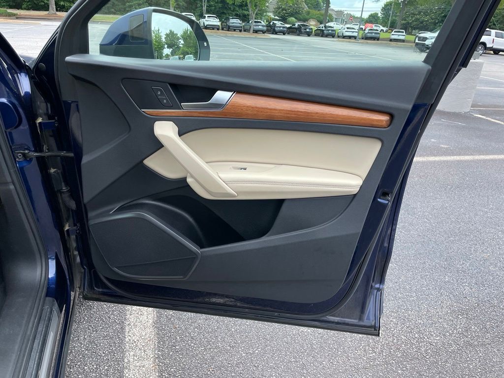 Thumbnail: 2021 Audi Q5 - 30