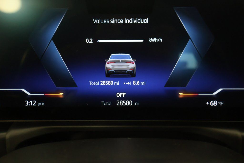 Thumbnail: 2024 BMW i4 - 17