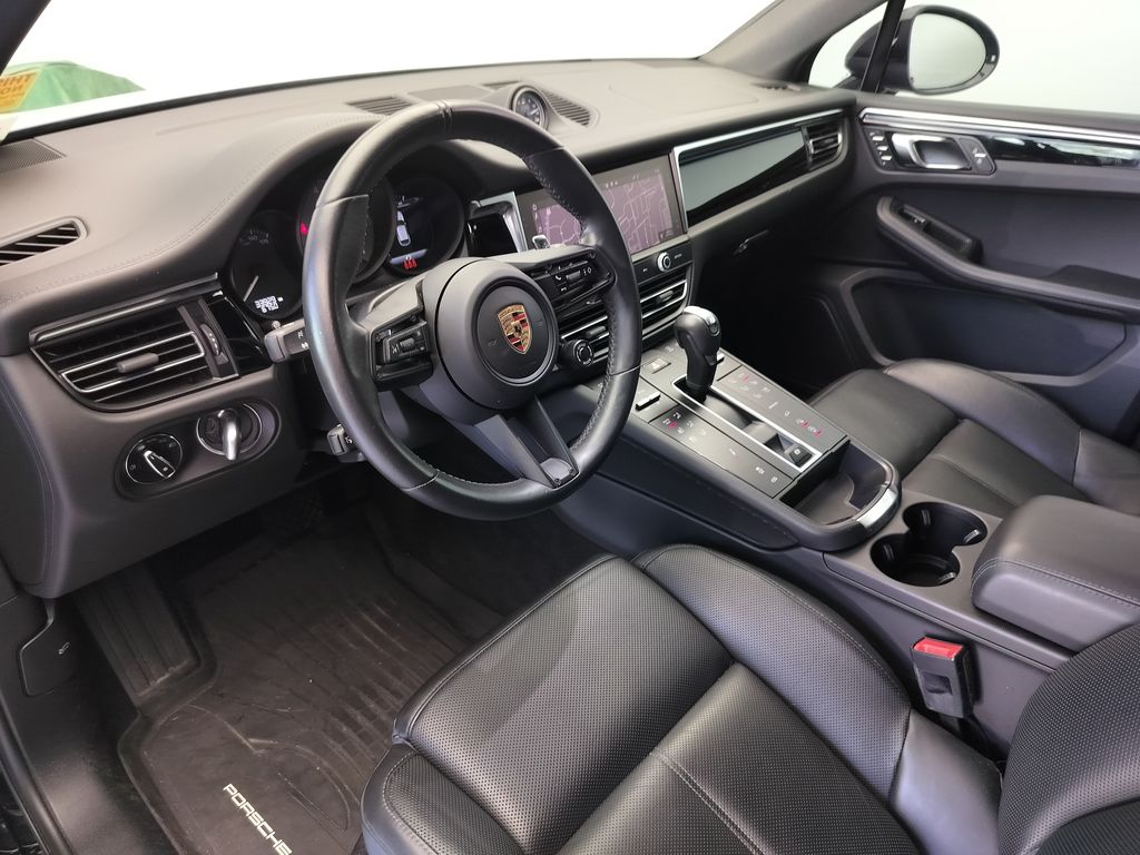 Thumbnail: 2023 Porsche Macan - 4