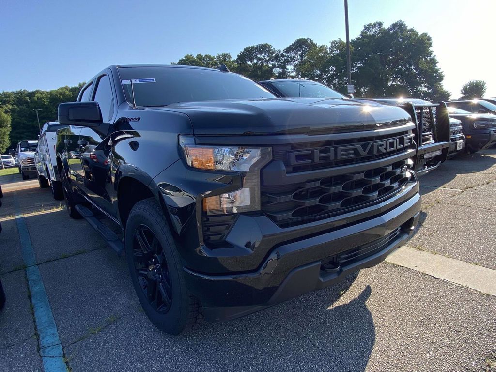 2023 Chevrolet Silverado 1500 Custom Crew Cab 4WD
