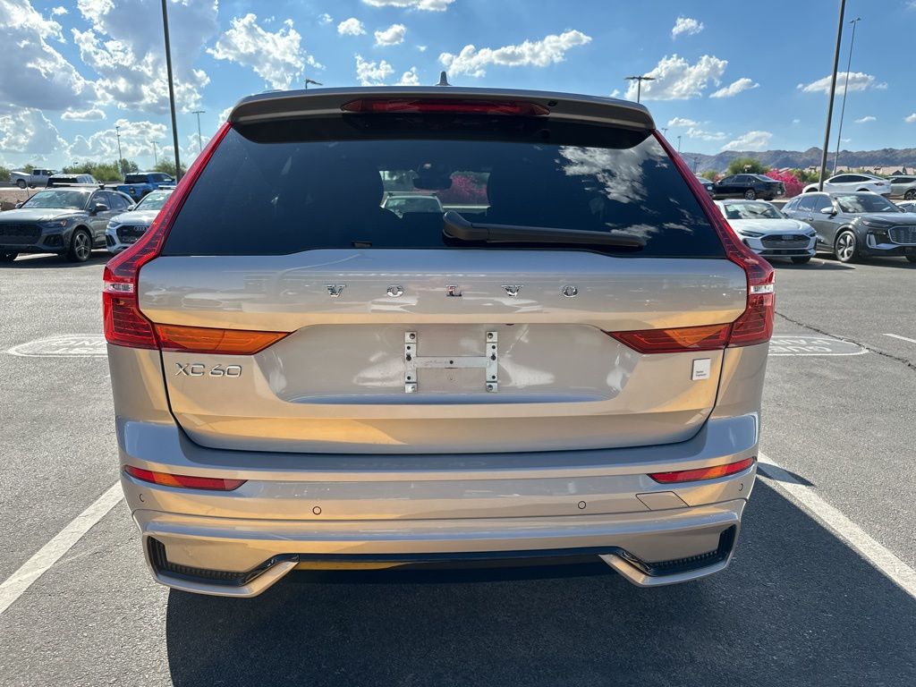 Thumbnail: 2024 Volvo XC60 - 10