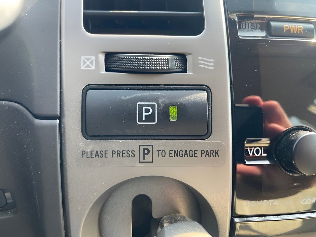 Used 2005 Toyota Prius Sedan
