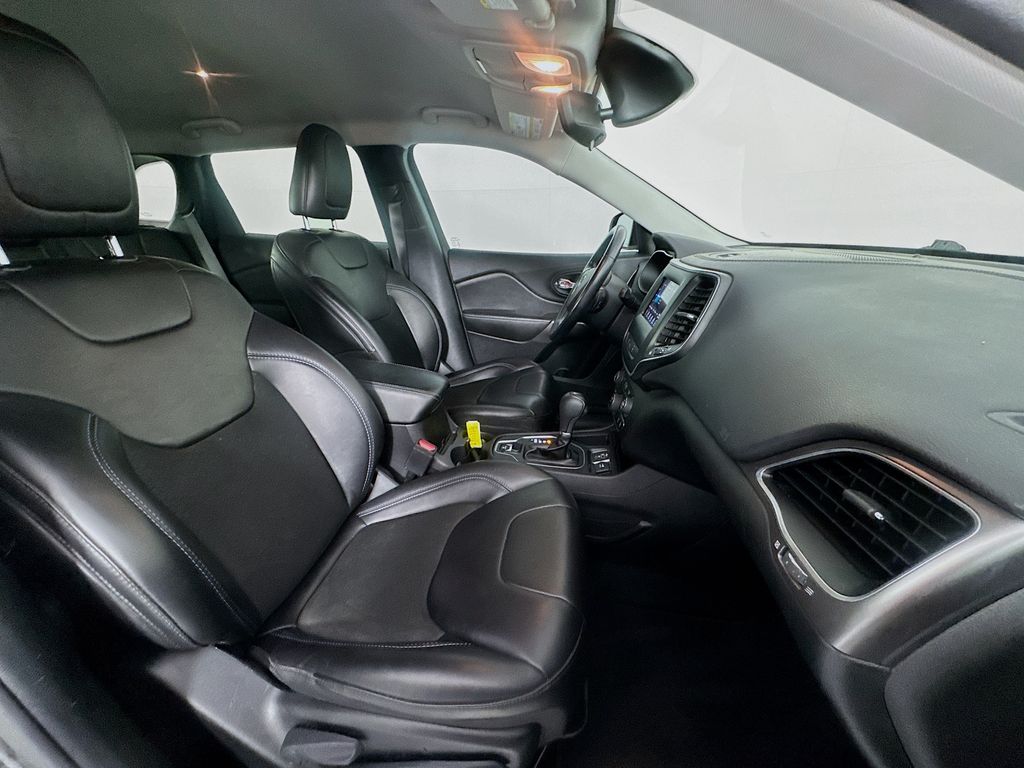 Used Car 2021 Jeep Cherokee  Latitude Plus For Sale Under $20,000 In Austin, Texas