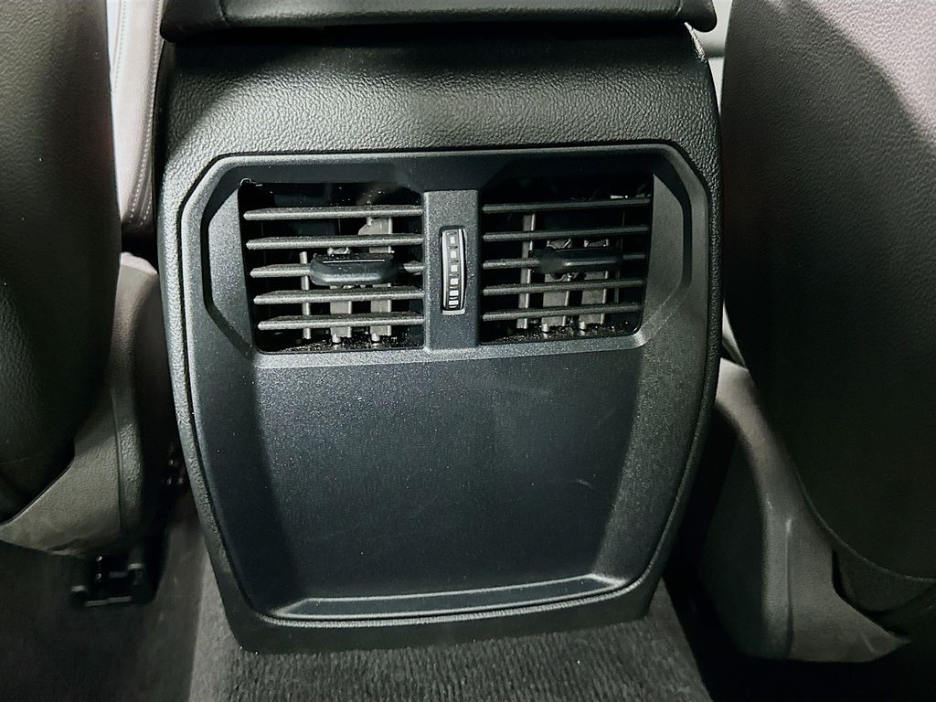 Thumbnail: 2025 BMW 4 Series - 26