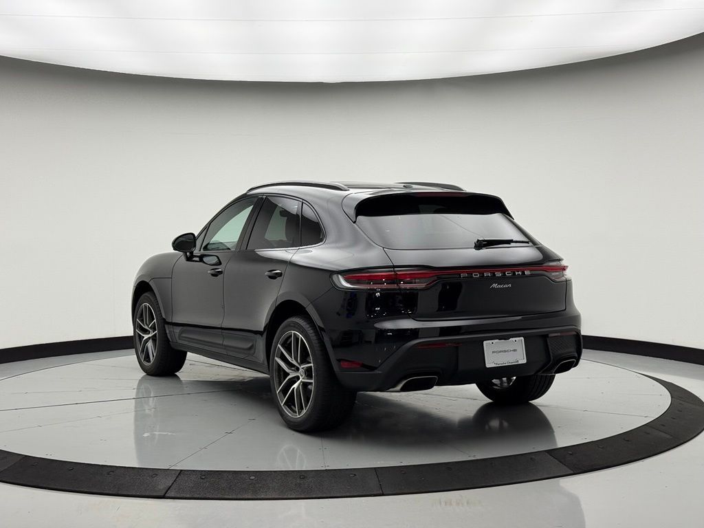 Thumbnail: 2026 Porsche Macan - 3