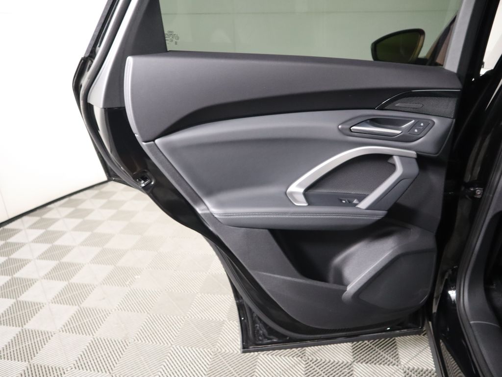 Thumbnail: 2025 Audi Q5 - 27