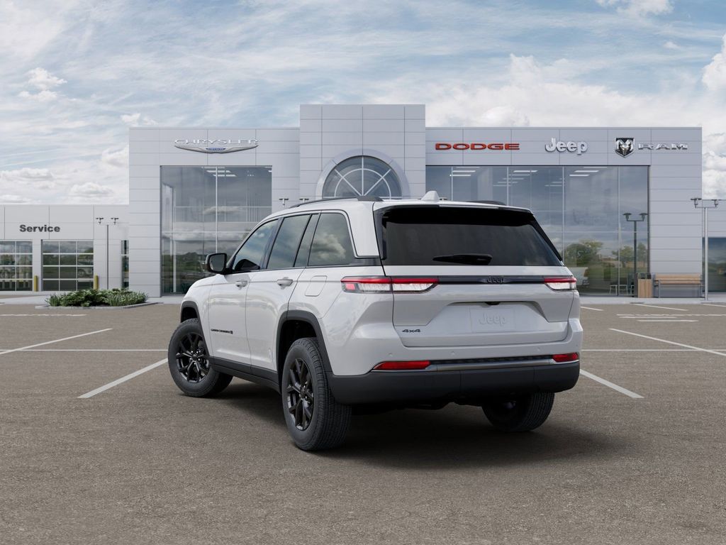 Used 2026 White Jeep Altitude image 3