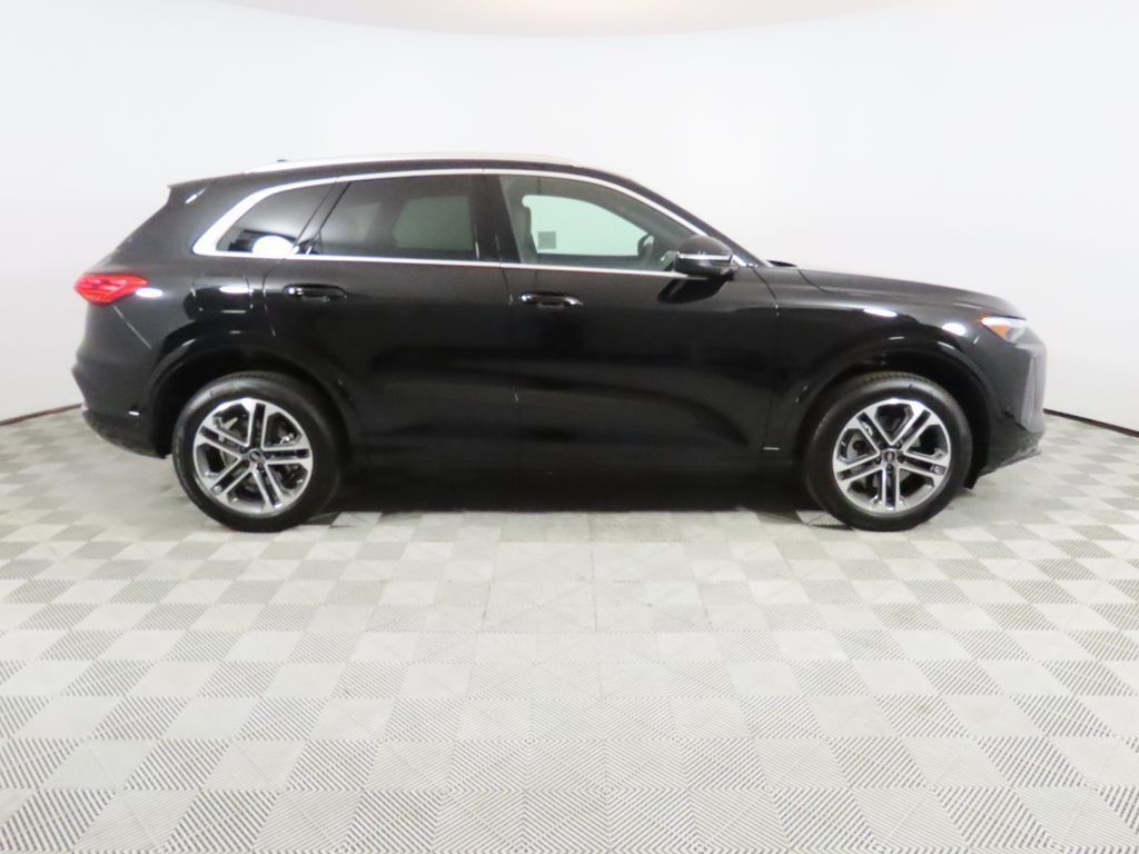 Thumbnail: 2025 Audi Q5 - 6