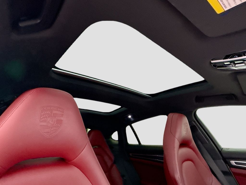 Thumbnail: 2023 Porsche Panamera - 20
