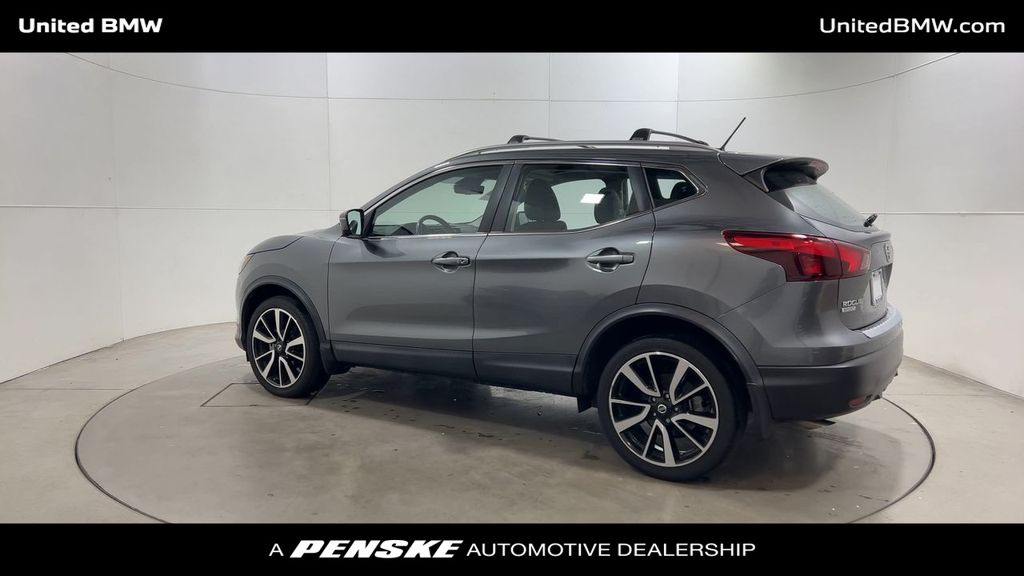 Thumbnail: 2018 Nissan Rogue Sport - 6