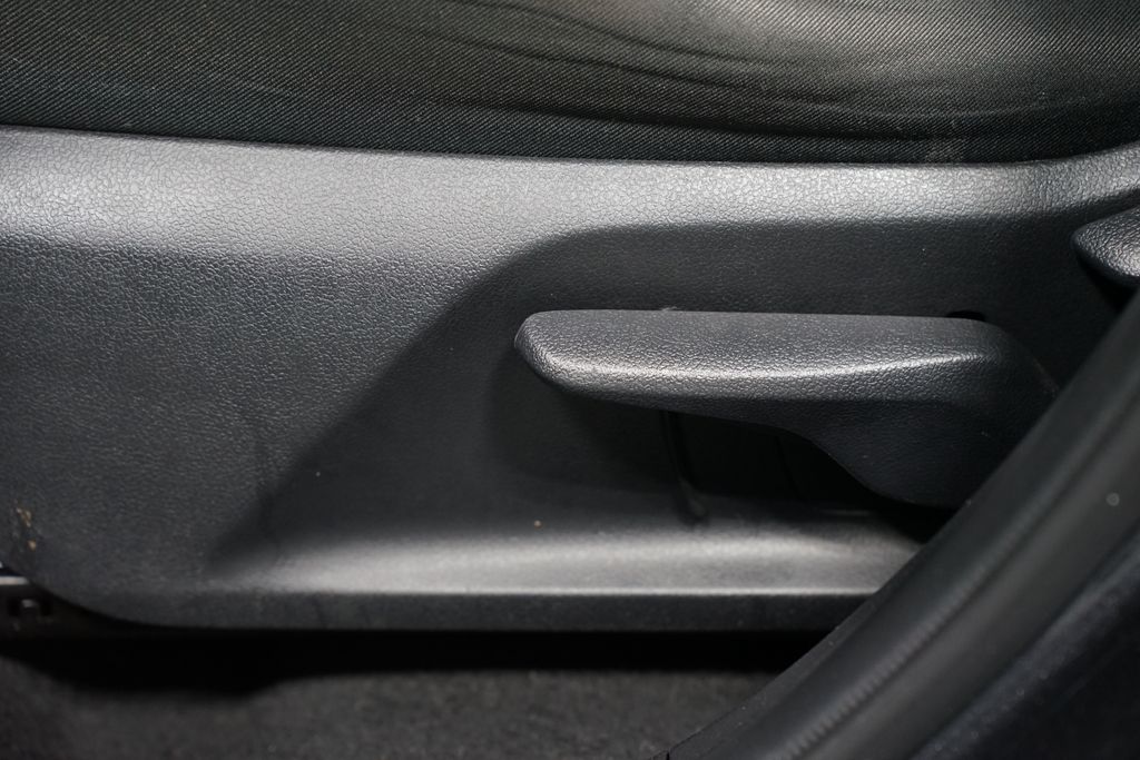 Thumbnail: 2021 Toyota RAV4 - 30