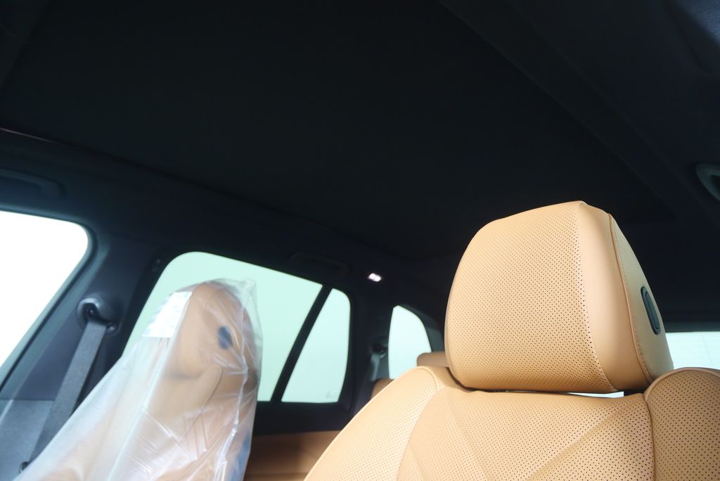 Thumbnail: 2026 BMW X5 - 12