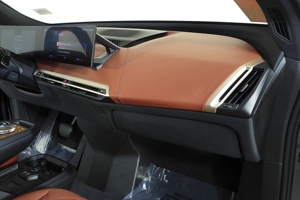 Thumbnail: 2023 BMW iX - 13