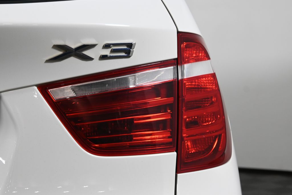 Thumbnail: 2017 BMW X3 - 13