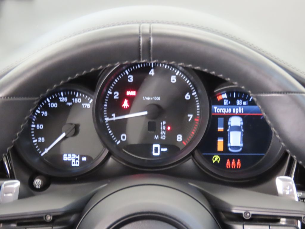 Thumbnail: 2026 Porsche Macan - 16
