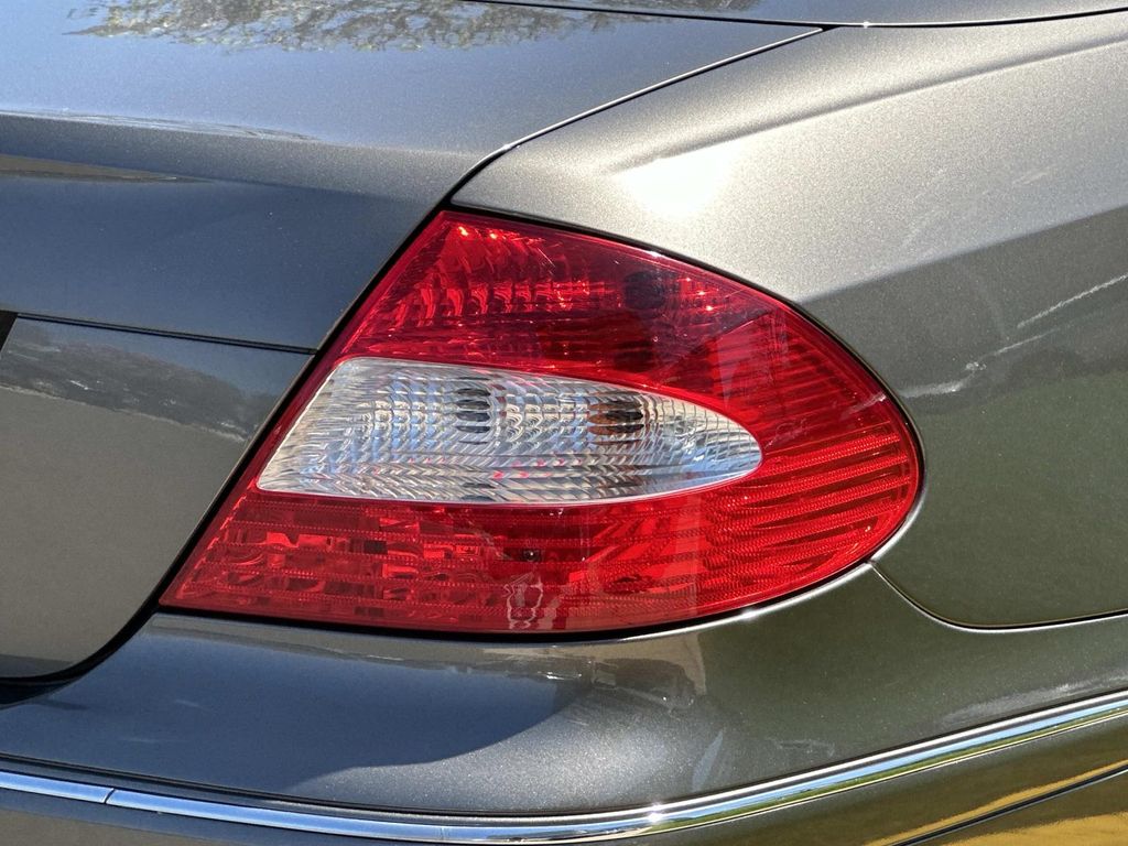 Thumbnail: 2009 Mercedes-Benz CLK - 12