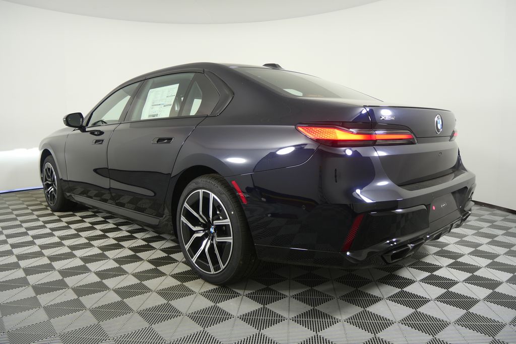 Thumbnail: 2026 BMW 7 Series - 5