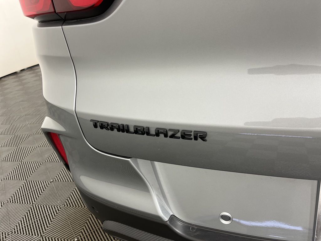 Thumbnail: 2026 Chevrolet TrailBlazer - 18