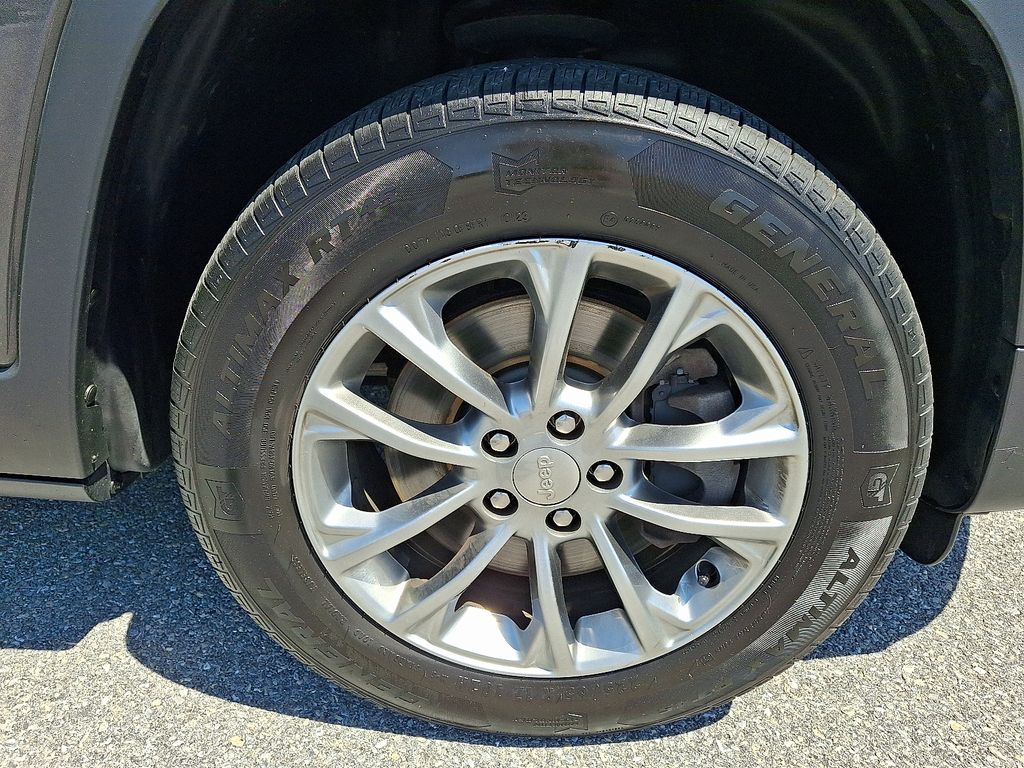 2019 Jeep Cherokee — photo 9