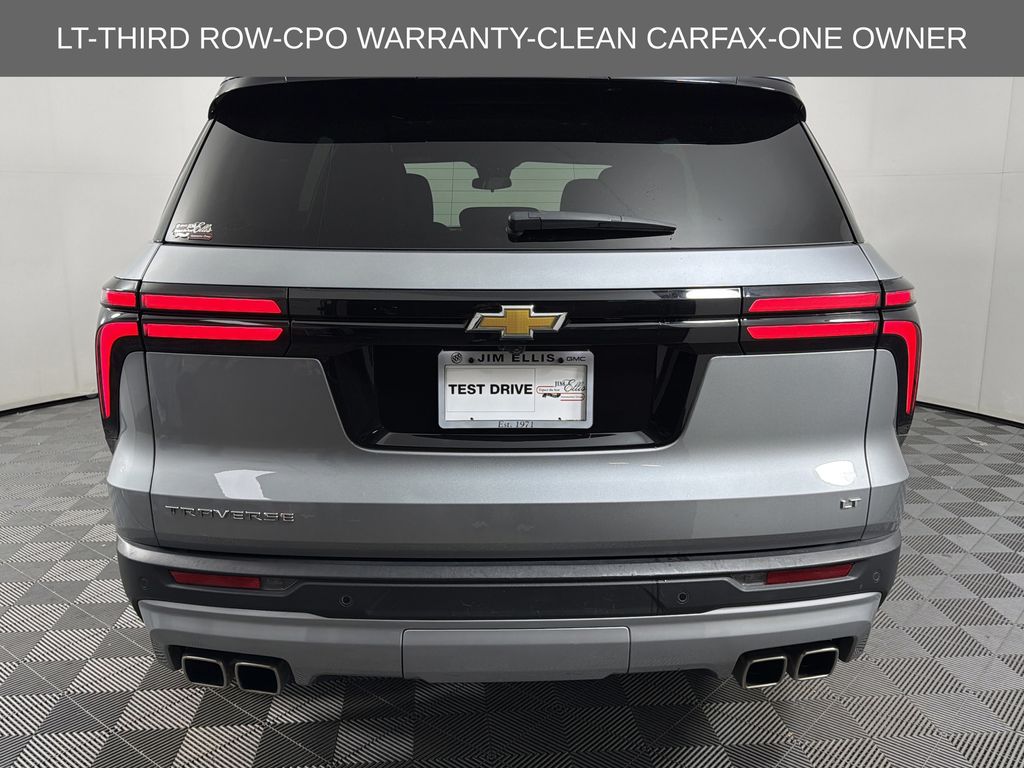 used 2024 Chevrolet Traverse car, priced at $31,900
