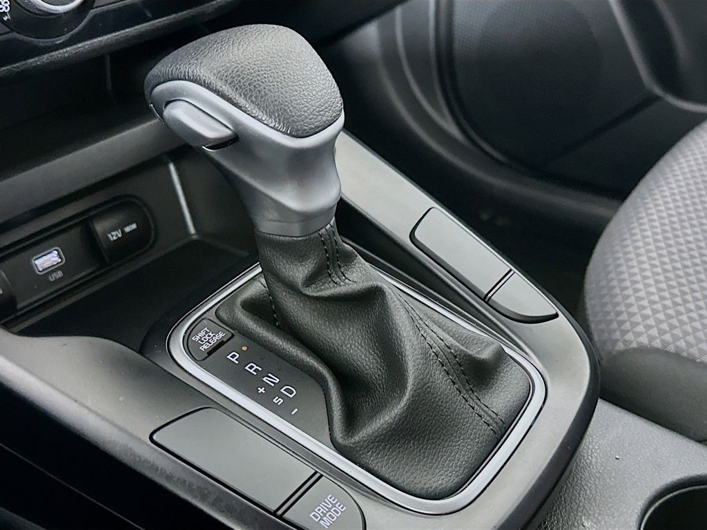 2025 Kia Soul LX - Photo 22