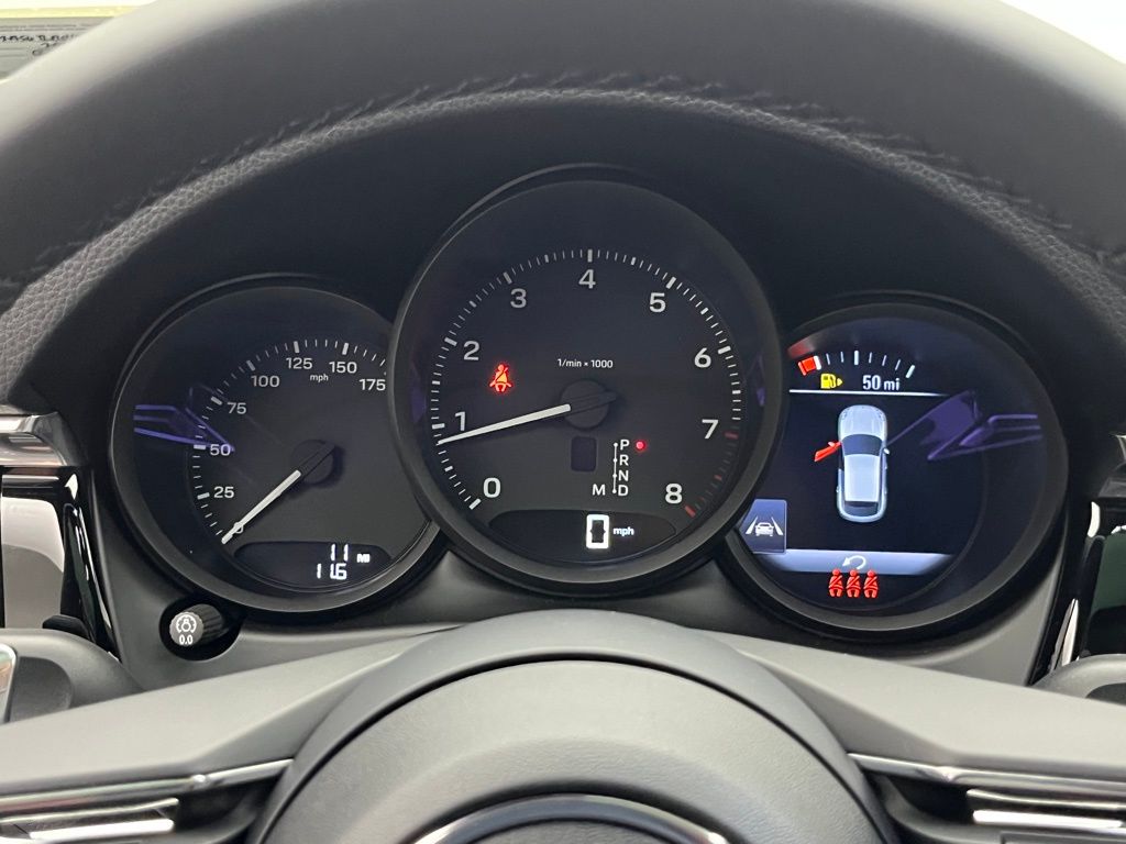 Thumbnail: 2026 Porsche Macan - 11