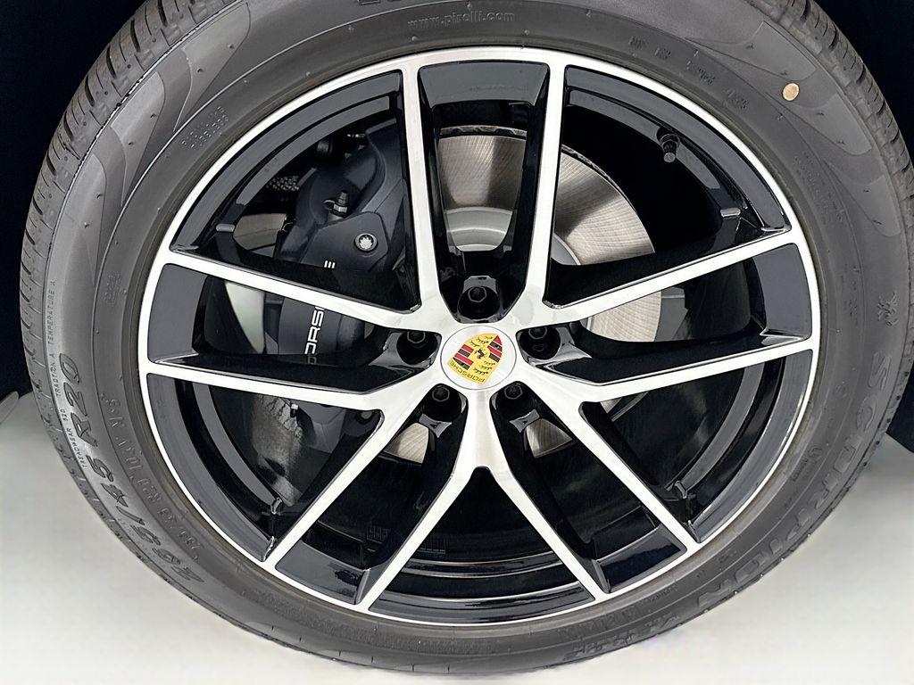 Thumbnail: 2026 Porsche Macan - 32