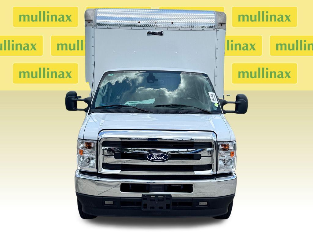 New 2027 White Ford Base image 5