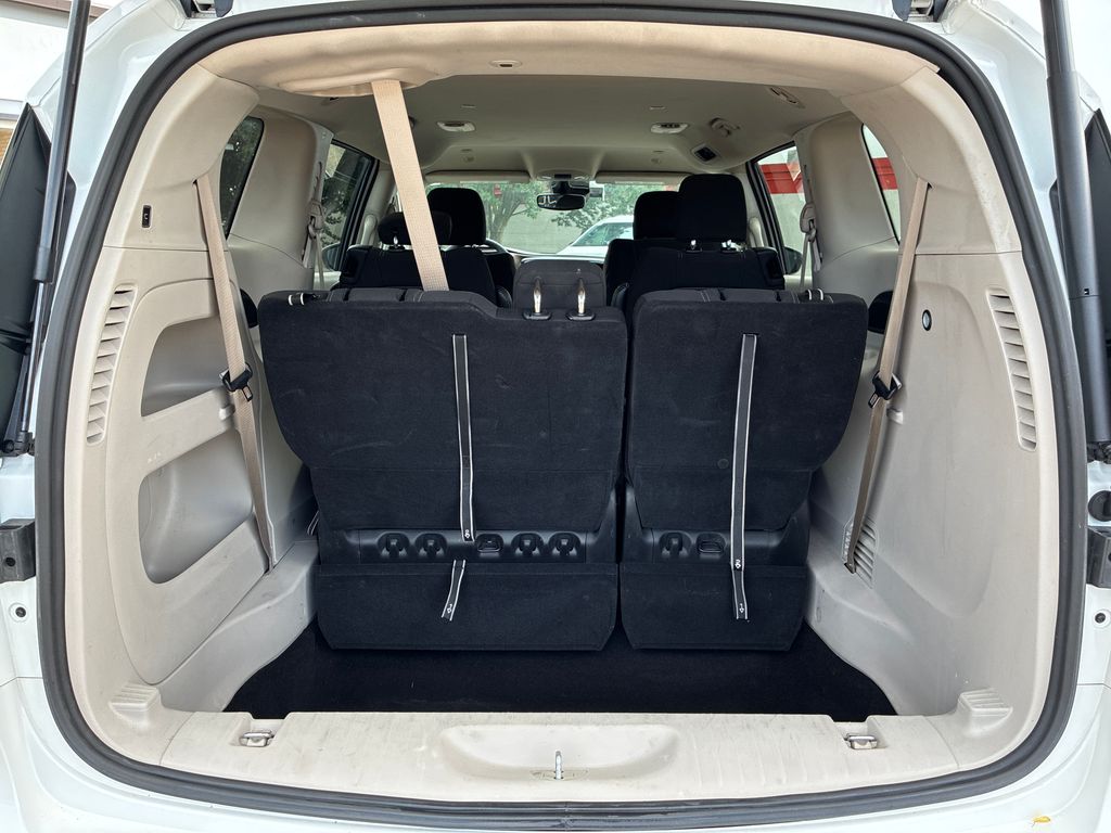 Used 2023 White Chrysler LX image 22