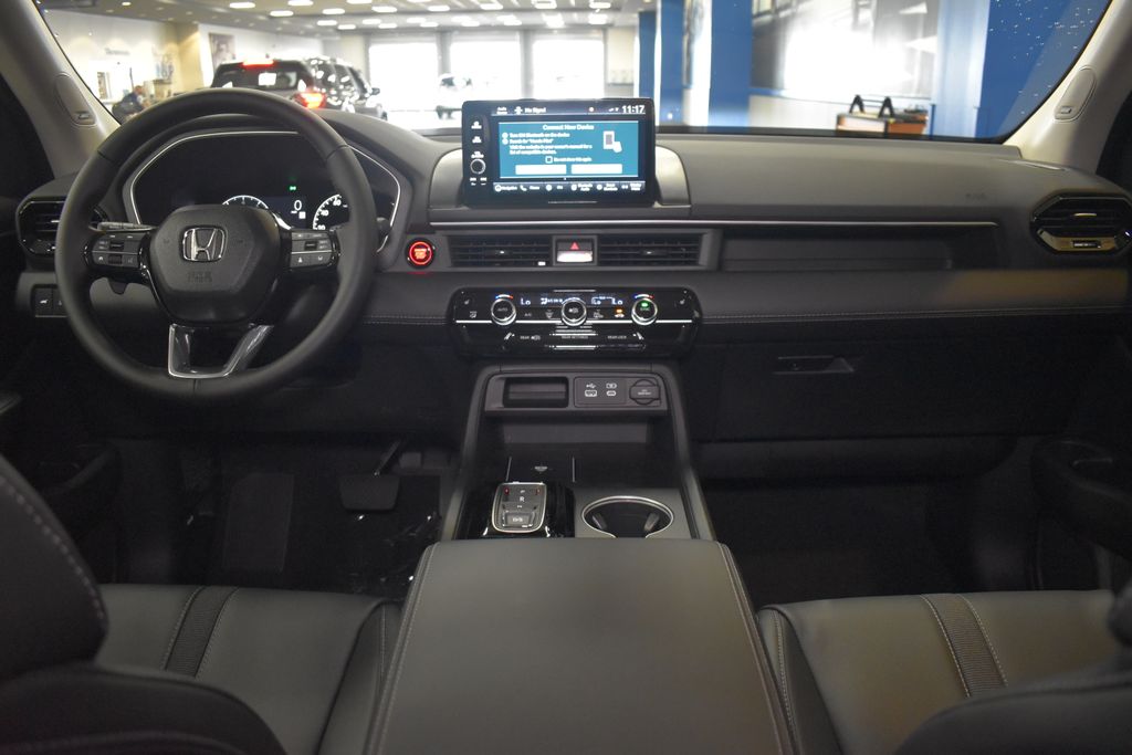 2025 Honda Pilot Touring 10