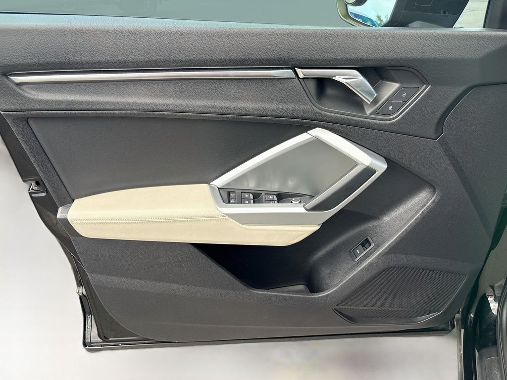 Thumbnail: 2020 Audi Q3 - 24
