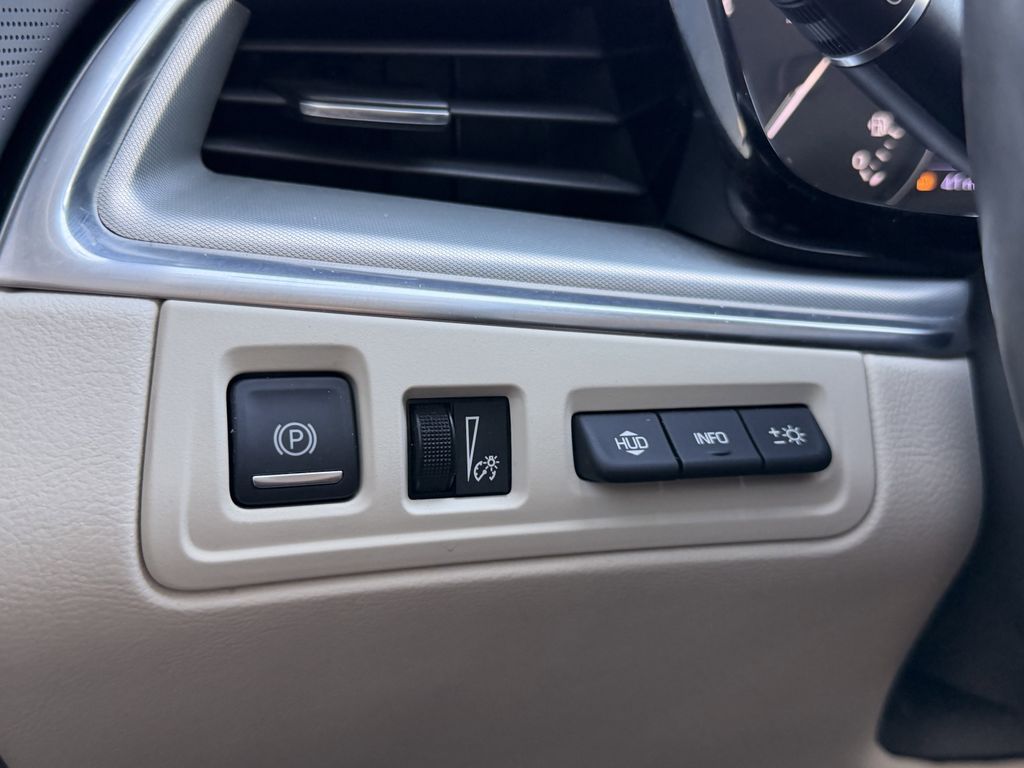 used 2020 Cadillac XT5 car, priced at $22,694