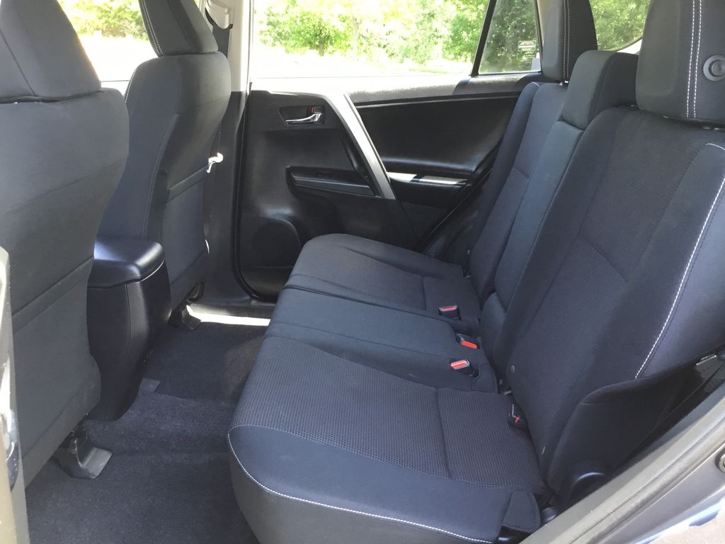 Thumbnail: 2018 Toyota RAV4 - 16