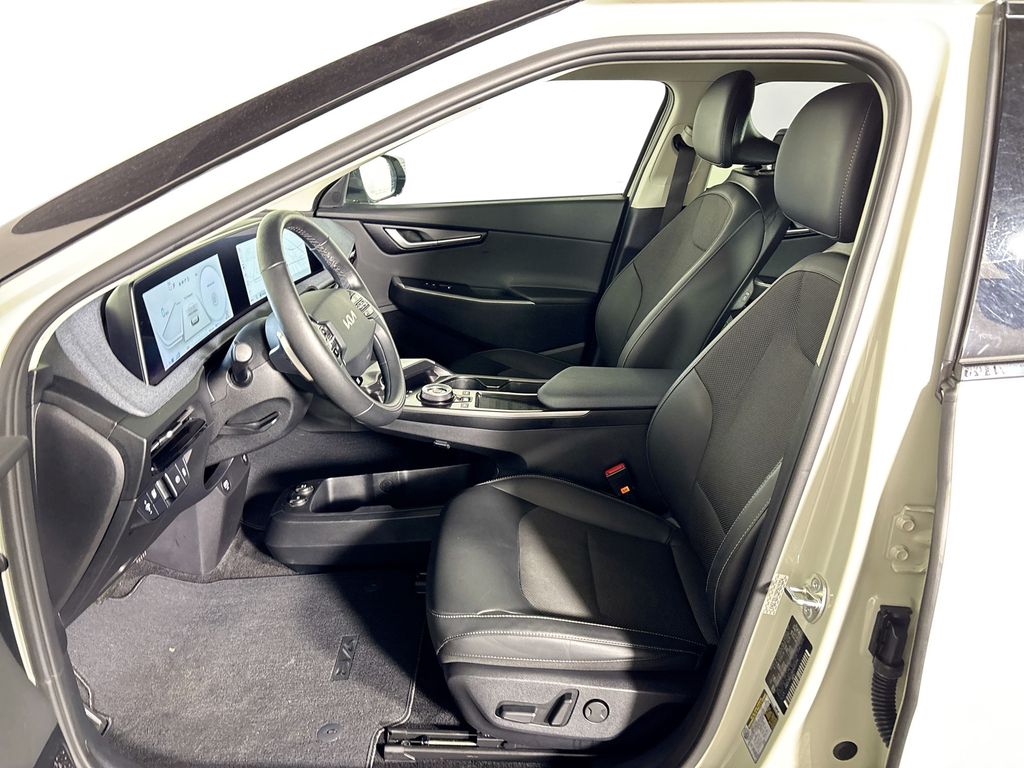 2024 Kia EV6 Light