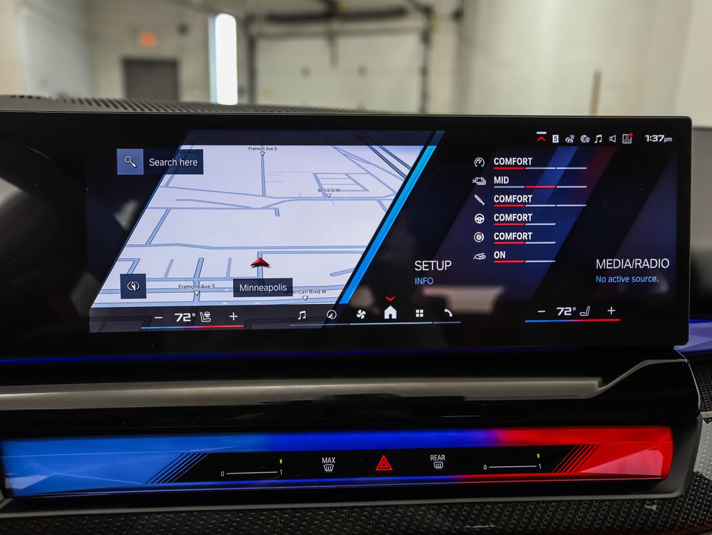 Thumbnail: 2027 BMW M5 - 16