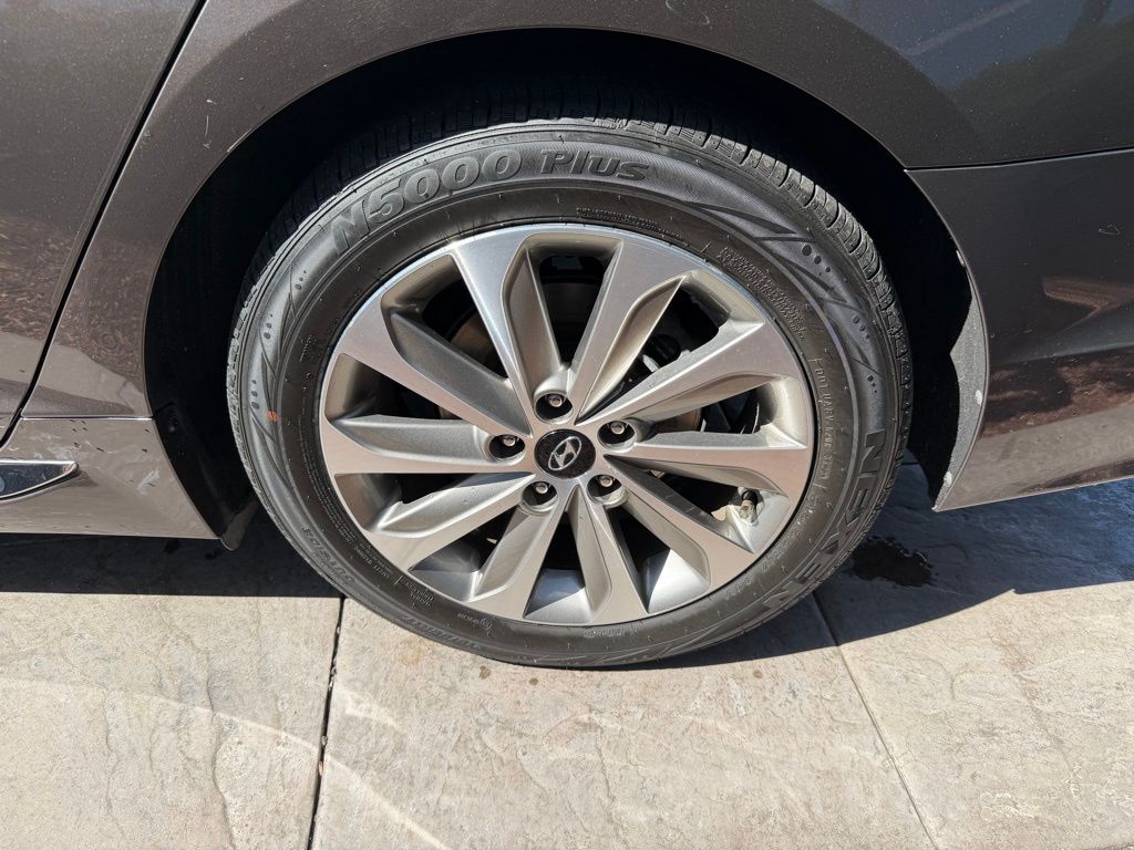 Used 2015 Brown Hyundai Sport image 10