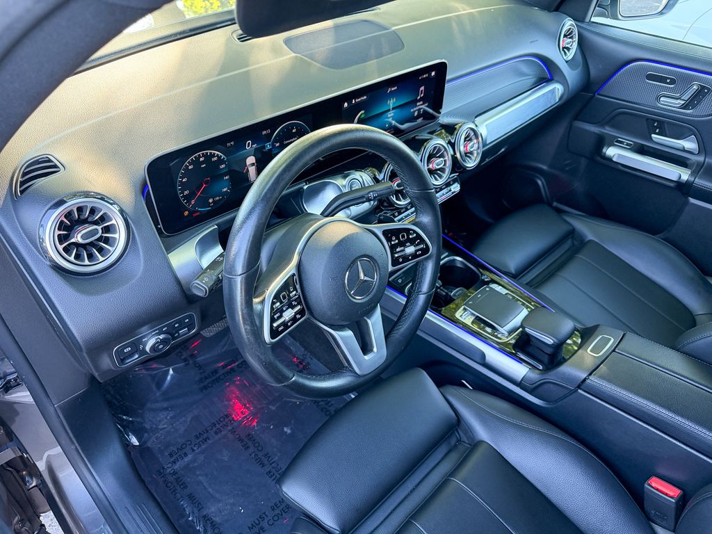 Used 2020  Mercedes-Benz GLB 250 image 11