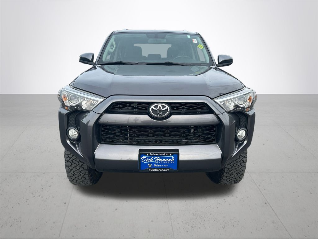 2017 Toyota 4Runner SR5 photo 3