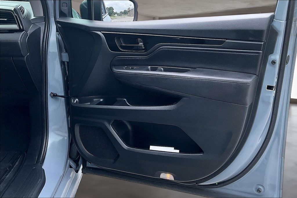 Used 2023 Honda Odyssey Van