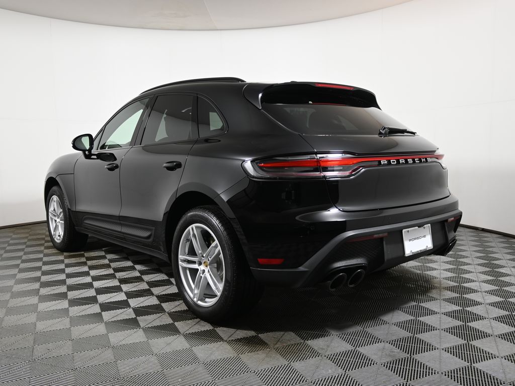 Thumbnail: 2025 Porsche Macan - 3