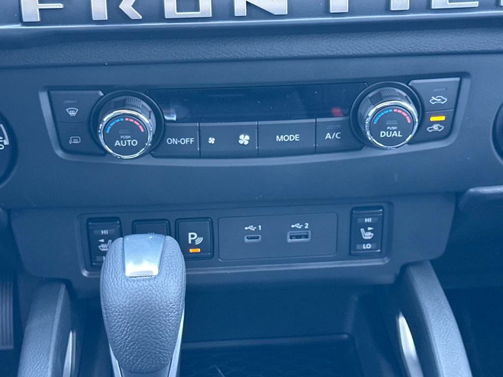 2025 Nissan Frontier SV photo